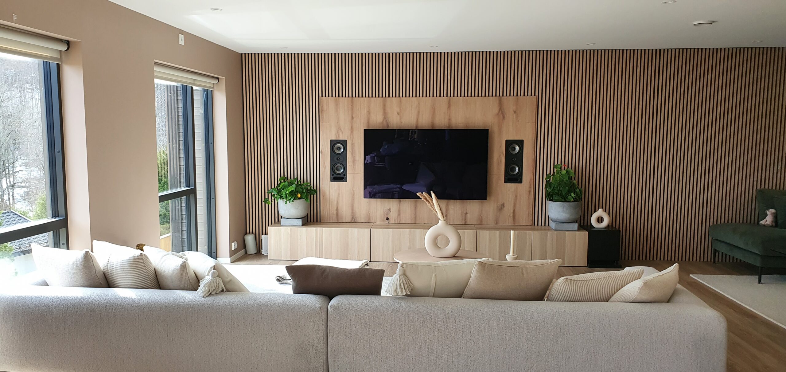 Lyd i flere rom, Lier 20 høyttalere, 8 soner